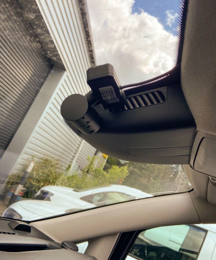 dash cam with tracking 
