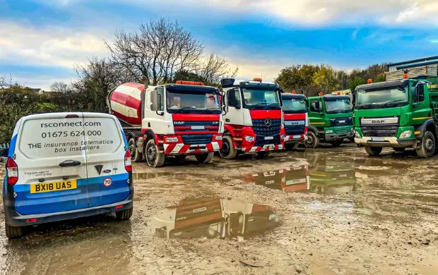 DAF ex day tippers tracking solution installed on a rainy day 