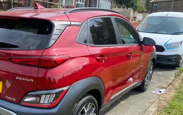 Hyundai Kona taxi next to rs connect van, the taxi was having dash cam fitted 